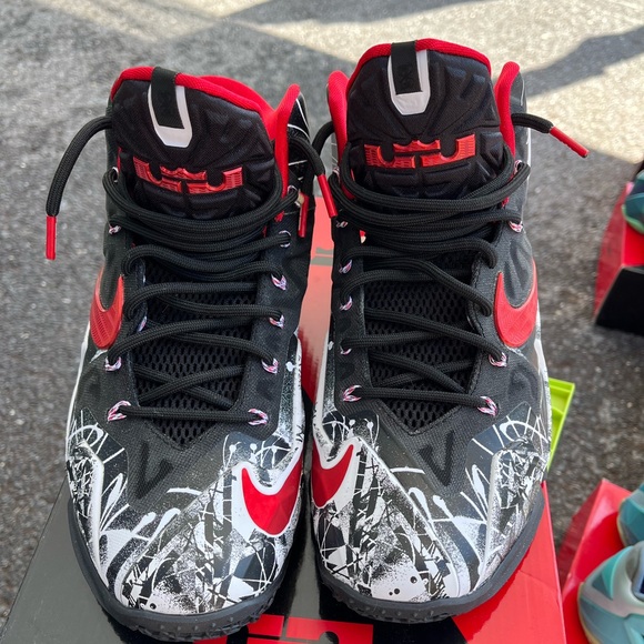 Nike Lebron 11 “Graffiti’s” Size 9 - Picture 3 of 5